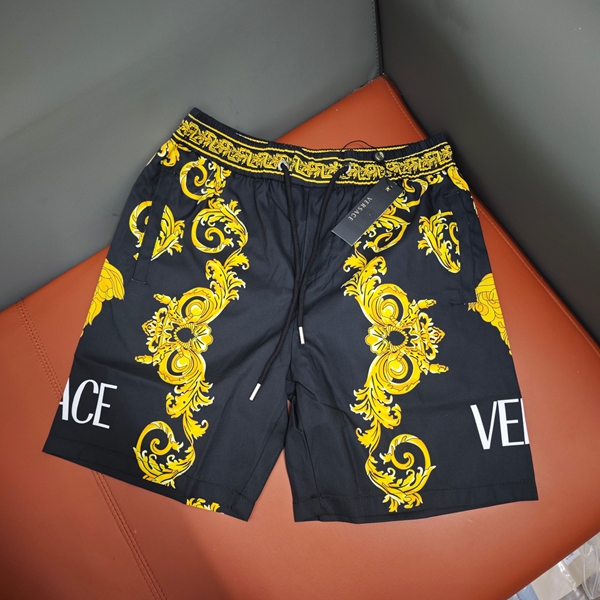 ブランドハーフパンツ正面デザイン